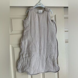 Aden+Anais sleep sack size small 0-6mts